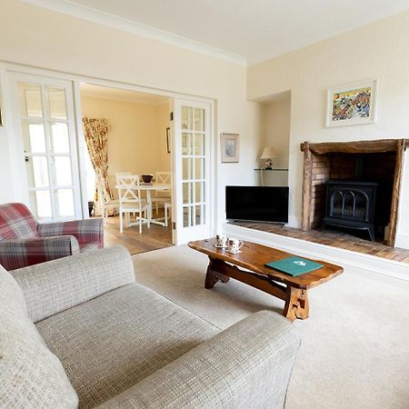 Fir Tree Cottage - Cosy 3 Bed Cottage In Penrhyn Bay With Beautiful Sea Views And Access To Snowdonia Rhôs-on-Sea 외부 사진